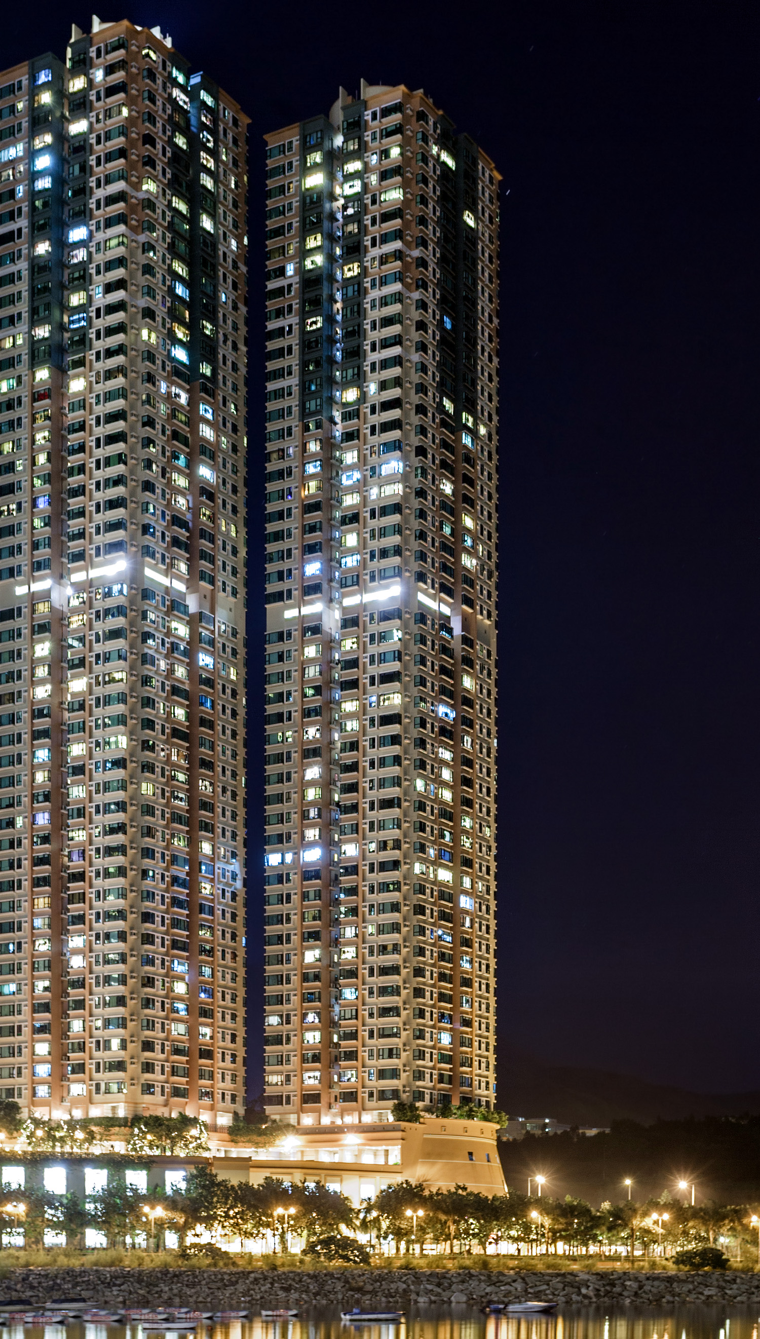 Oscar by the Sea Tower 8, Hong Kong - View from the west. © Mathias Beinling